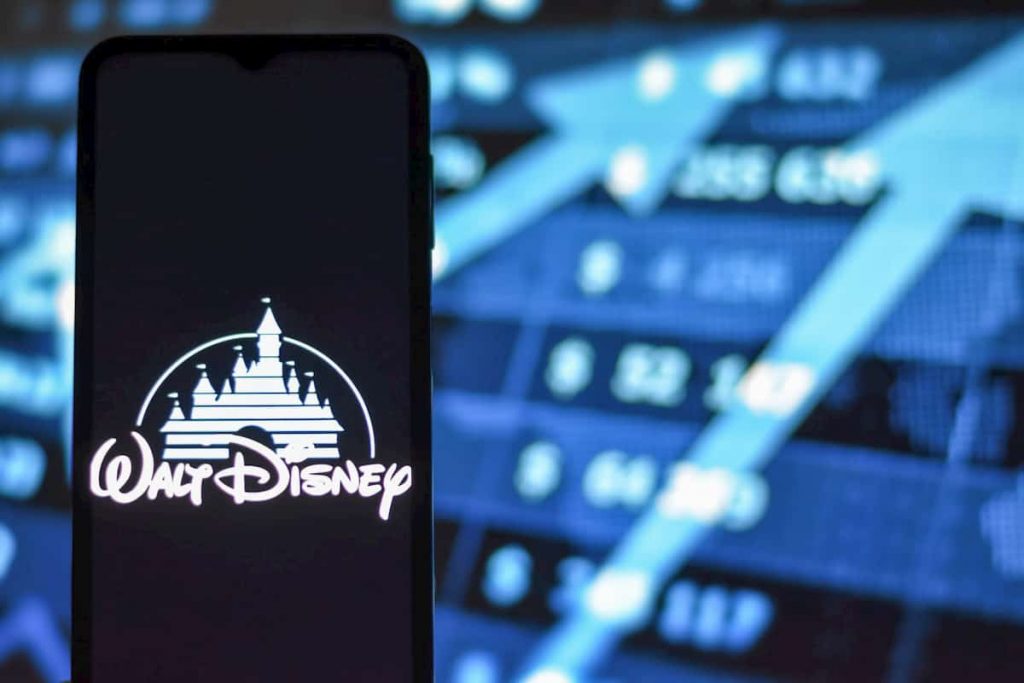 Pourquoi les actions Disney illuminent Wall Street Why Disney stock is lighting up Wall Street