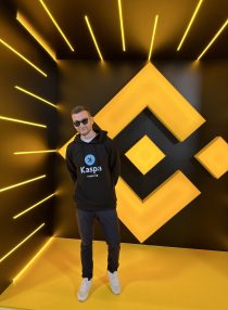 Lambassadeur du Kazakhstan represente chez Binance Kazakhstan