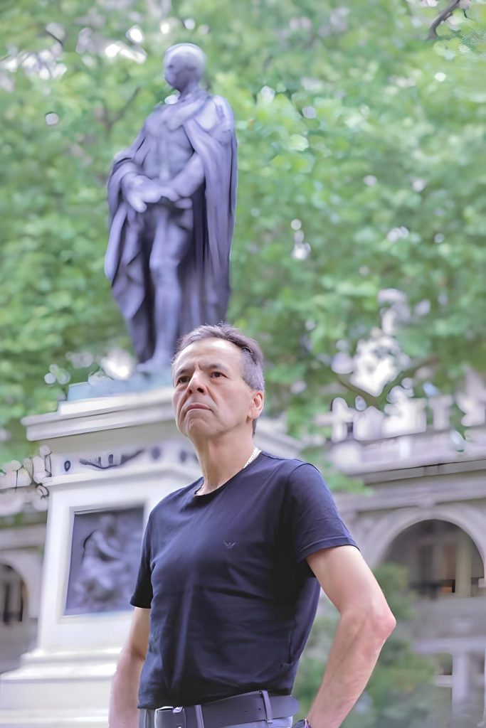 Comment un journaliste est passé de la dénonciation des cartels mexicains à la perte de ses économies en crypto-monnaie Former journalist Olivier Acuña (Olivier Acuña)