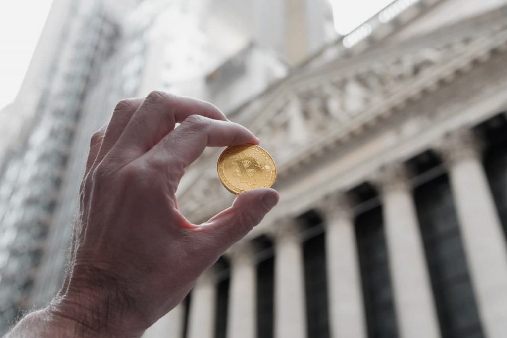 Un analyste légendaire de Wall Street fixe un objectif de prix du Bitcoin à couper le souffle pour 2025 Legendary Wall Street analyst sets jaw-dropping Bitcoin price target for 2025