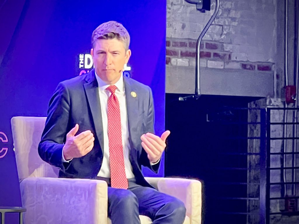 US House Stablecoin Bill sur le point de devenir public, dit le législateur au sommet de la cryptographie Jesse Hamilton