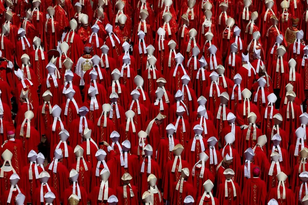 C'est combien d'argent le Vatican gagne une journée