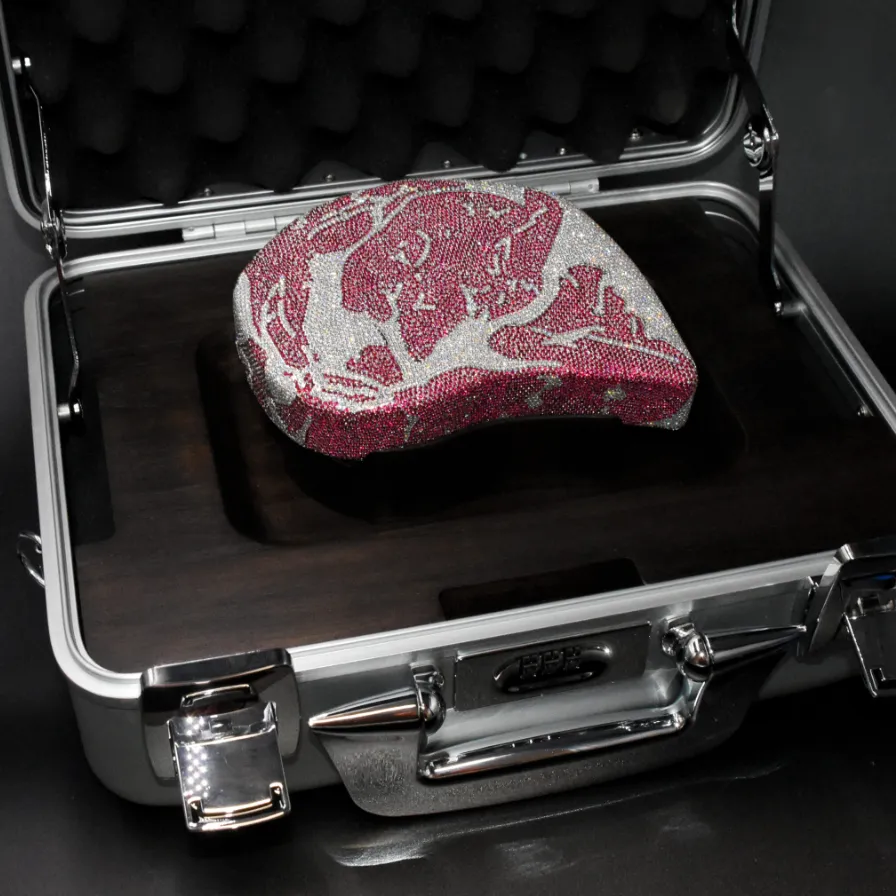 Lartiste Maxfield Mellenbruch apporte un steak rare qui vaut des.webp