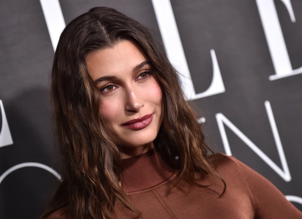 Voici à quel point Hailey Bieber fait à partir de l'offre de beauté Rhode-Elf à 1 milliard de dollars