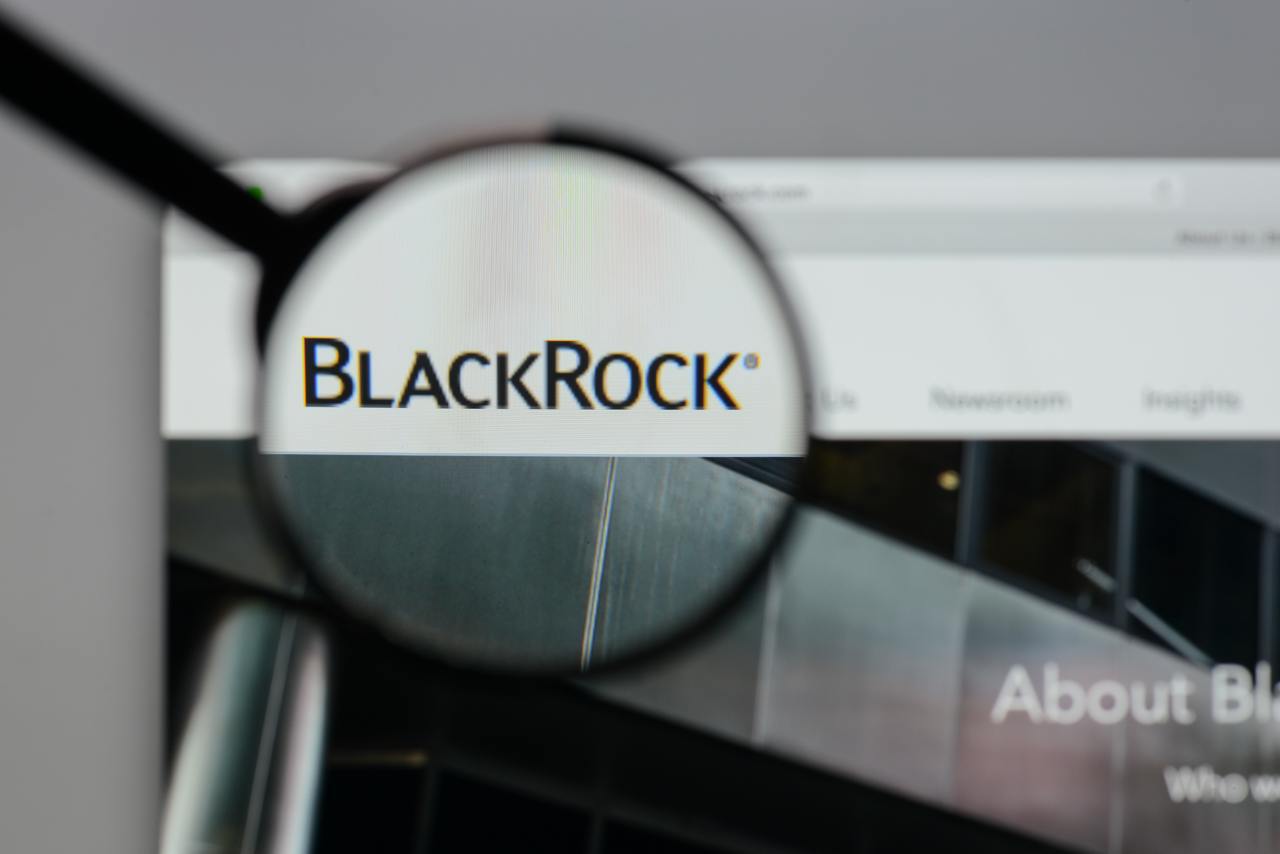 BlackRock bought 4x more of this crypto than Bitcoin last week