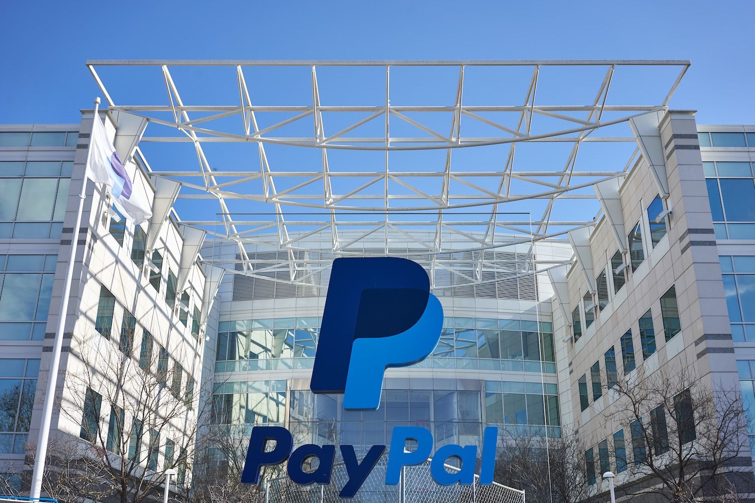 PayPal Taps Spark pour augmenter la liquidité de Pyusd de 1 milliard de dollars grâce aux prêts Defi