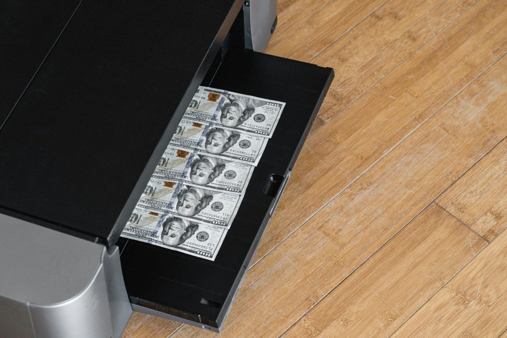 Tether et Circle sont «l'impression de l'argent» mais la compétition arrive: co-fondateur de Wormhole trash, money