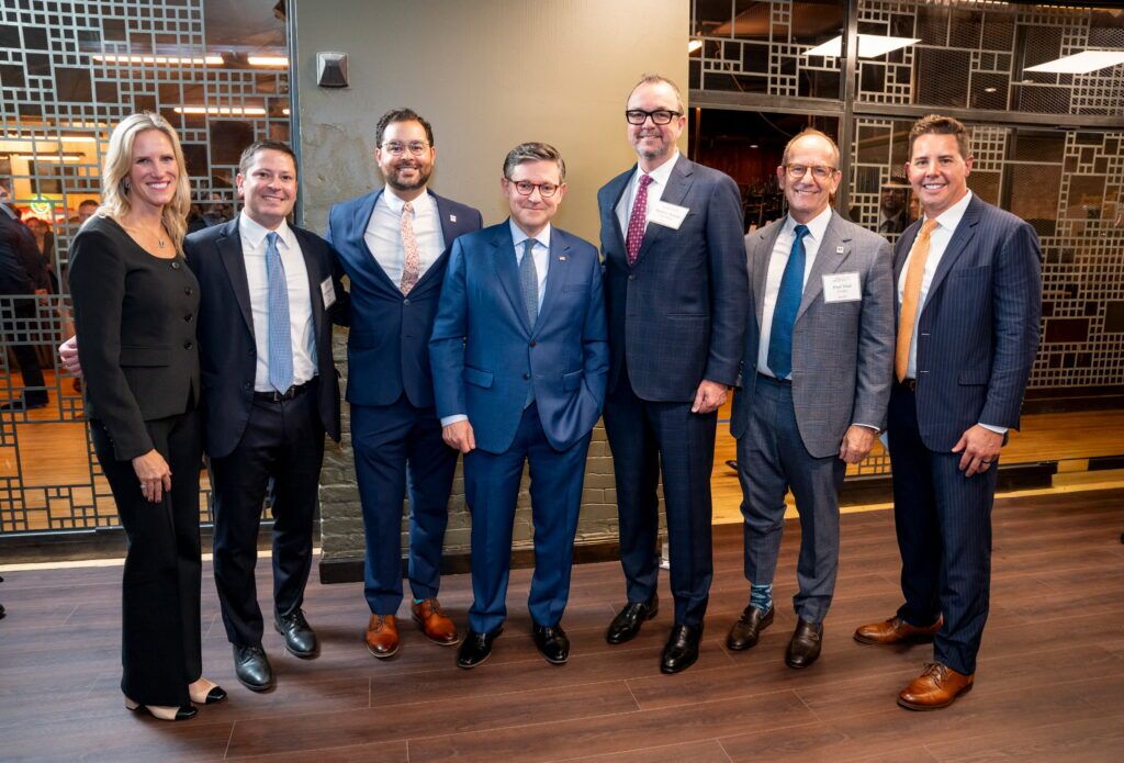 Le president de la Chambre Mike Johnson sur le Congres