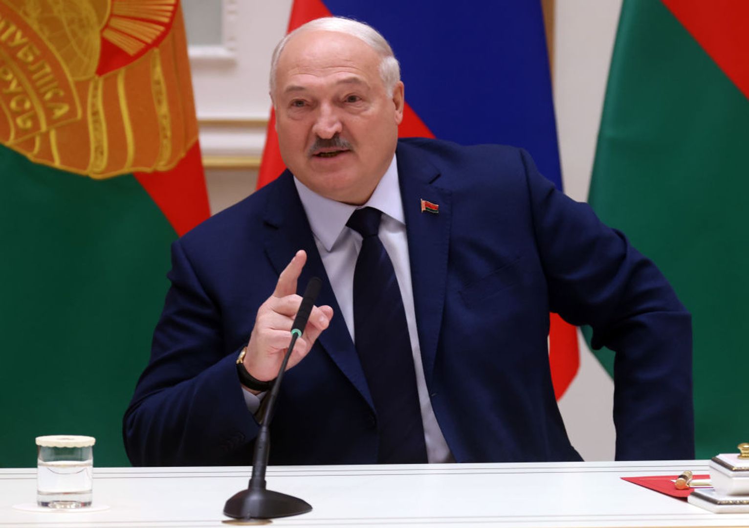 Le president du Belarus pousse des regles transparentes pour attirer