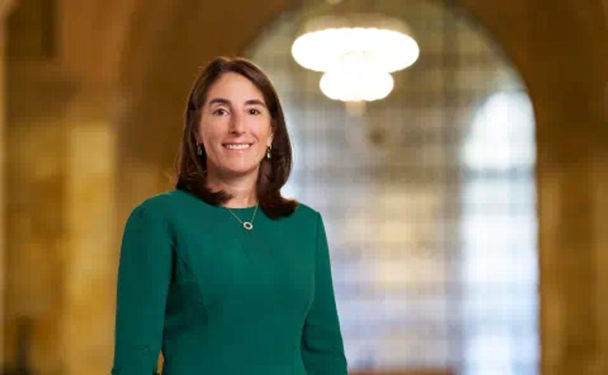 Il faut plus de preuves avant de baisser davantage les taux, dit Hammack de la Fed