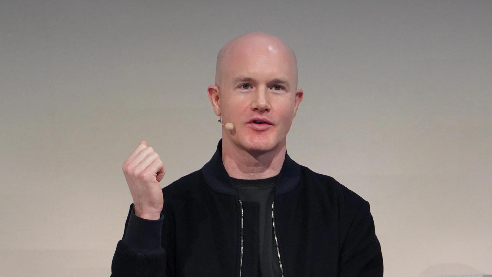 Brian Armstrong de Coinbase COIN exhorte Wall Street a ne