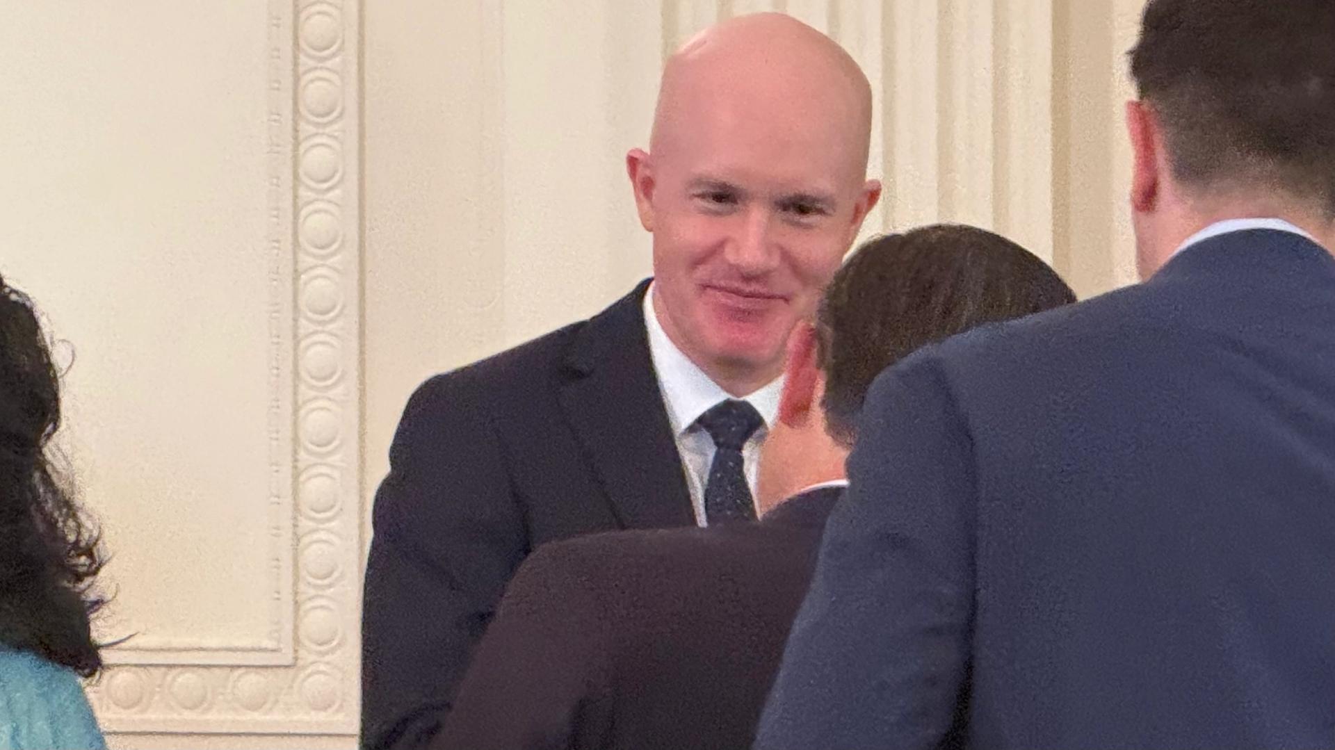 Coinbase COIN poursuit le Connecticut lIllinois et le Michigan pour