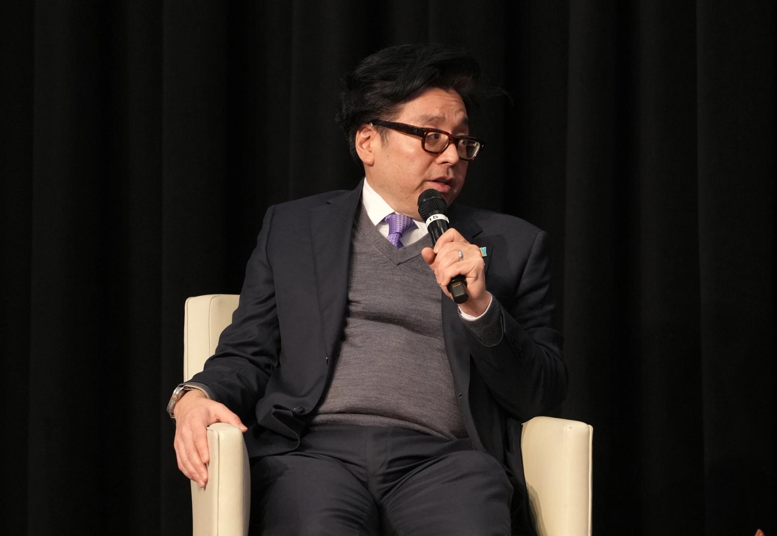 Tom Lee répond à la controverse entourant les différentes perspectives de Fundstrat en matière de bitcoin Tom Lee repond a la controverse entourant les differentes perspectives