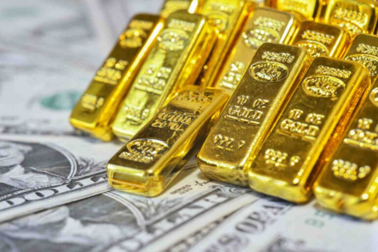 Un éminent économiste prévient que l’or est « sur le point de chuter de manière très importante » Top economist warns gold ‘about to fall over the cliff in a very big way’