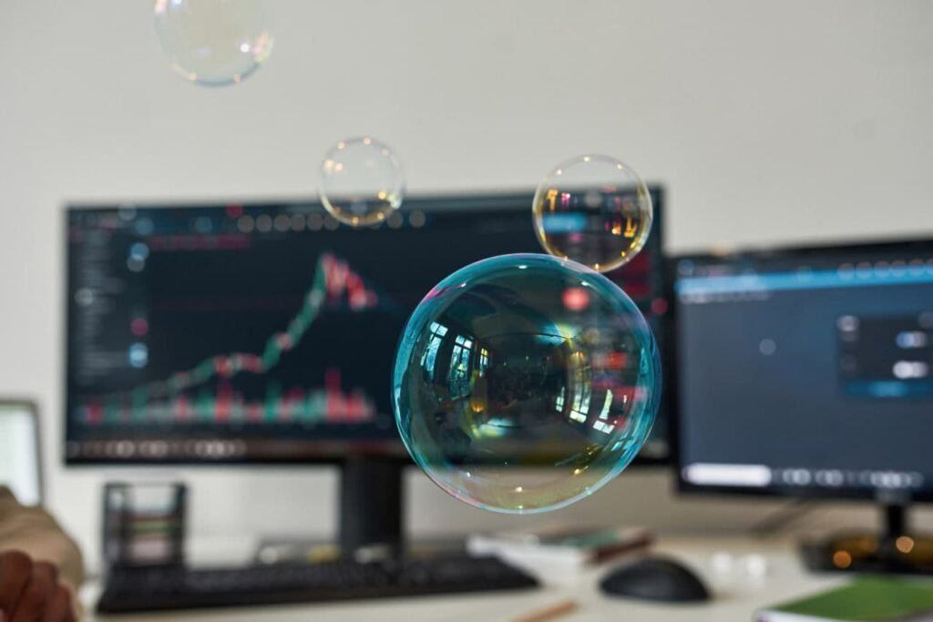 Un expert prévient que ce titre signale le début de l’éclatement de la bulle de l’IA Expert warns this stock is signaling start of AI bubble burst