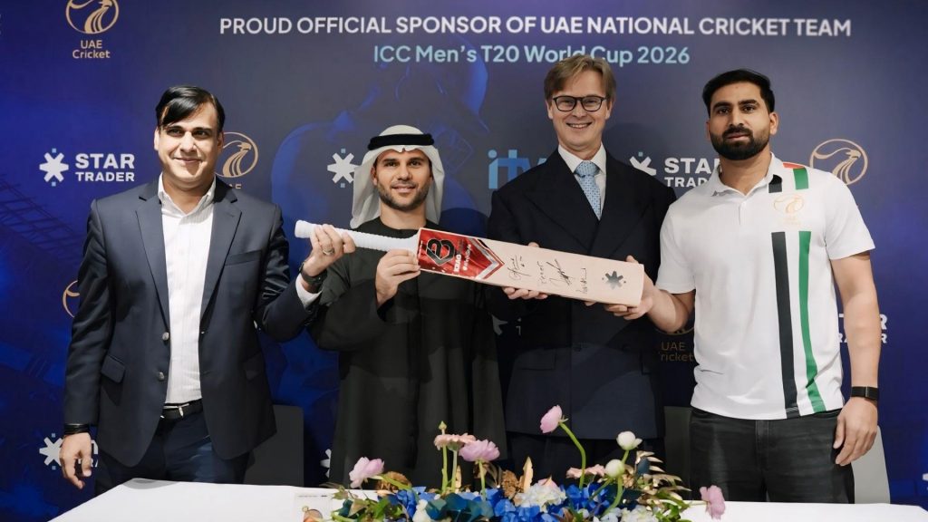 STARTRADER est le sponsor officiel de l'équipe nationale de cricket des Émirats arabes unis pour l'ICC 2026.