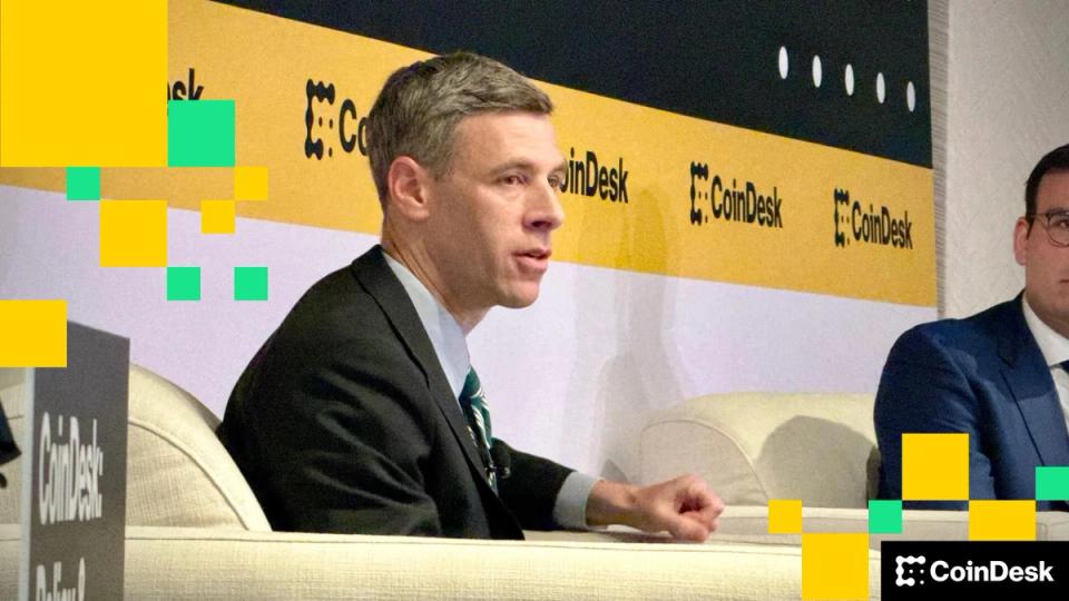 Le sénateur américain Warren rejette le retard de la charte de la World Liberty Bank en raison des liens avec Trump