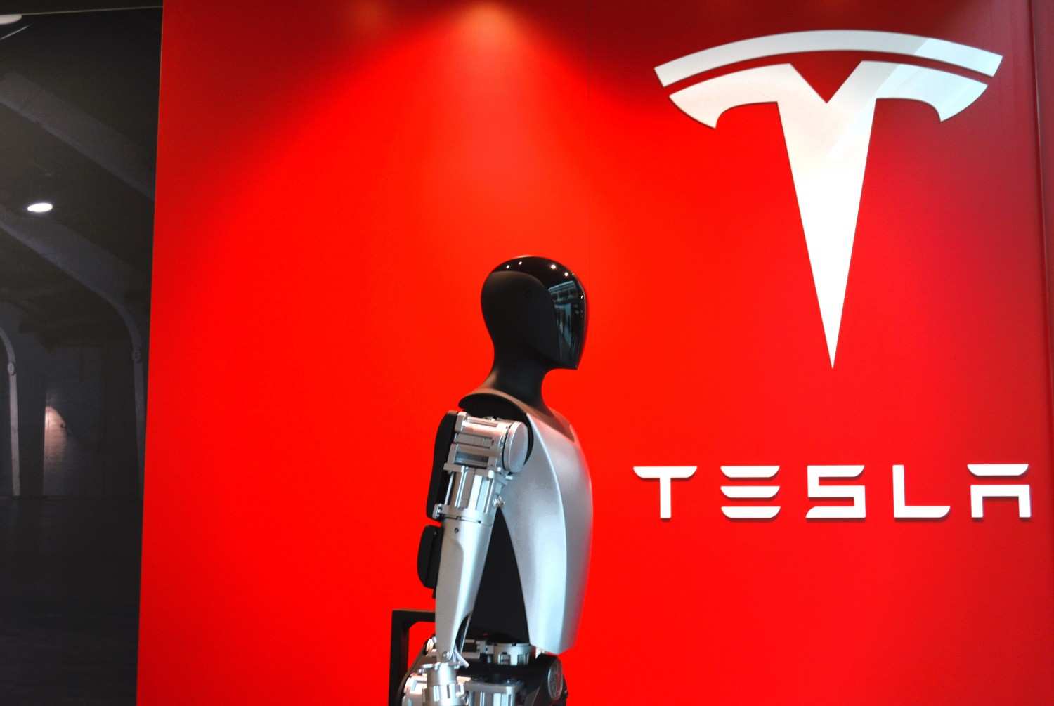 AI predicts Tesla stock price for January 31, 2026