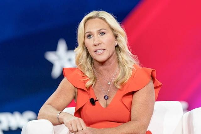 Si vous investissez 1 000 $ dans les meilleures sélections d'actions de Majorie Greene Taylor au début de 2025, voici votre retour maintenant If you put $1,000 in Majorie Greene Taylor's top stock picks at start of 2025; Here’s your return now