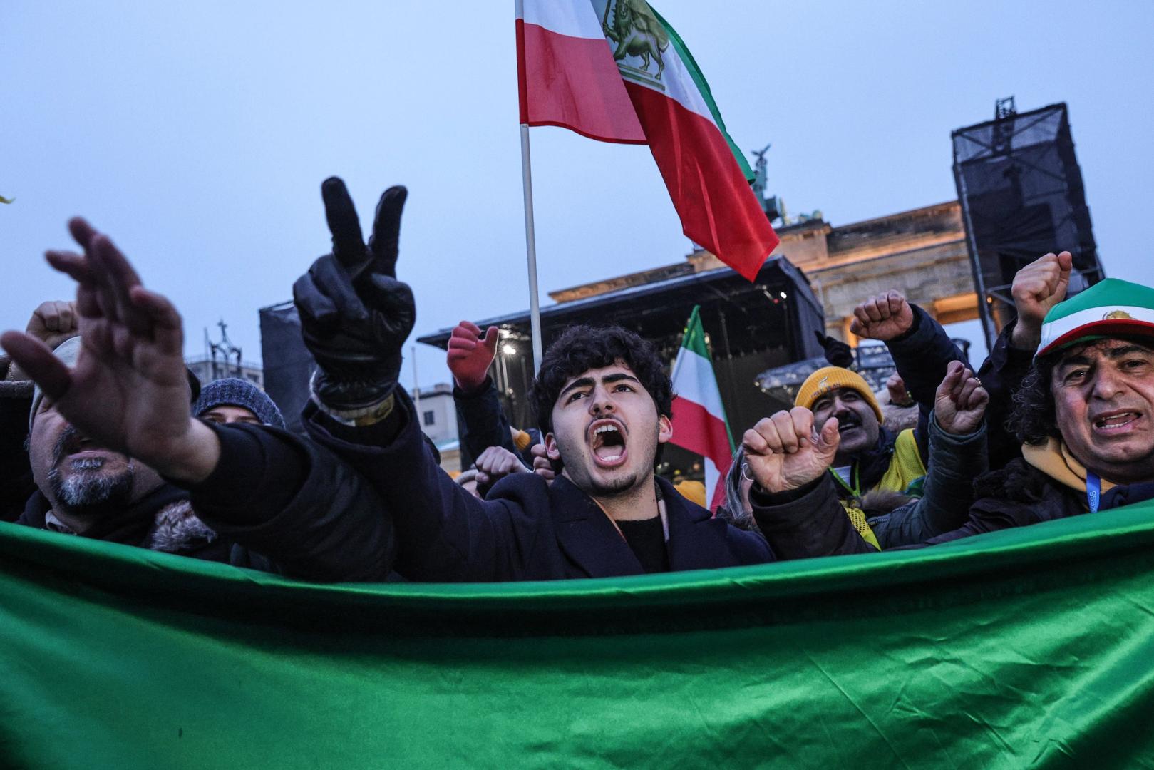 Leffondrement du rial iranien reflete la crise libanaise poussant les