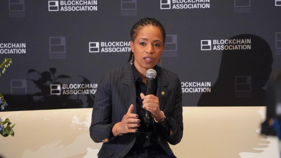 Le rendement stable du crypto Clarity Act n'autorisera pas les récompenses sur les soldes, selon le dernier texte