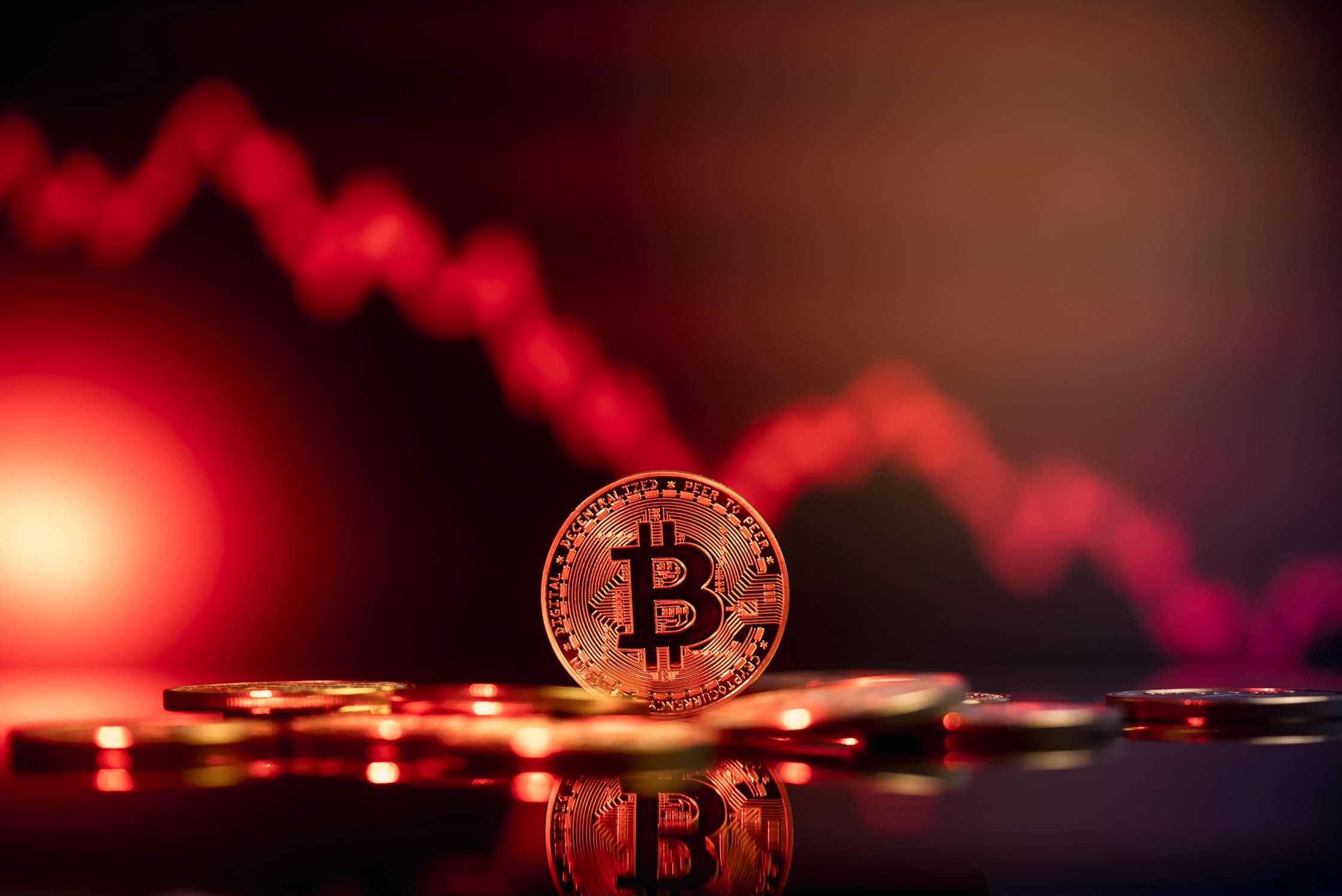 La pression de vente à court terme du Bitcoin augmente alors que l'analyste prédit une capitulation historique