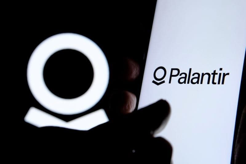 Palantir stock hit with death cross; $70 crash next?