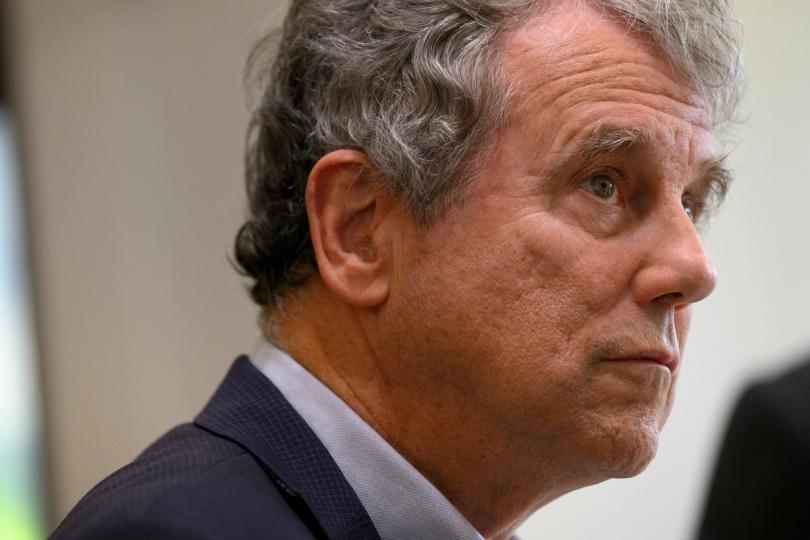 Le PAC, soutenu par le Solana Policy Institute, dépense des millions pour bloquer la candidature de Sherrod Brown au Sénat