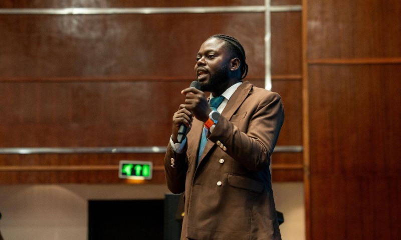 1777014273 342 IUX engage la communaute commerciale du Nigeria a la Trader