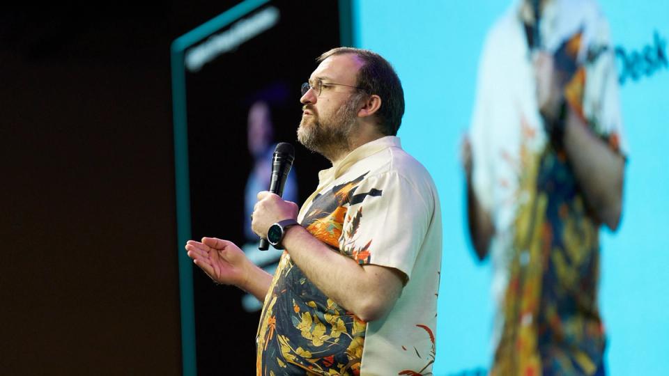 Les agents de l'IA devenant plus pertinents que les humains d'ici 2035, les Big Tech sont « terrifiés », déclare Hoskinson