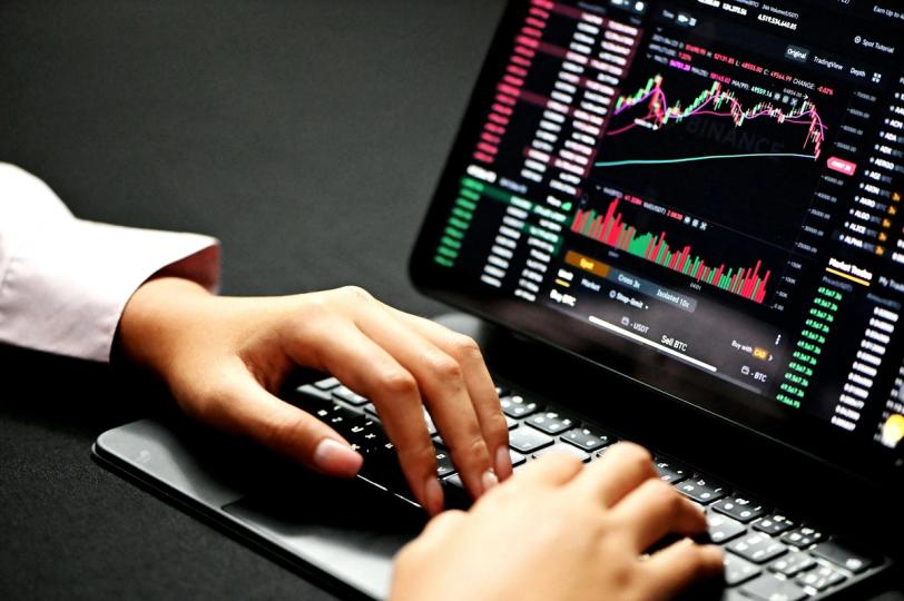 Les utilisateurs des marchés émergents traitent les échanges cryptographiques comme des applications bancaires, selon Binance