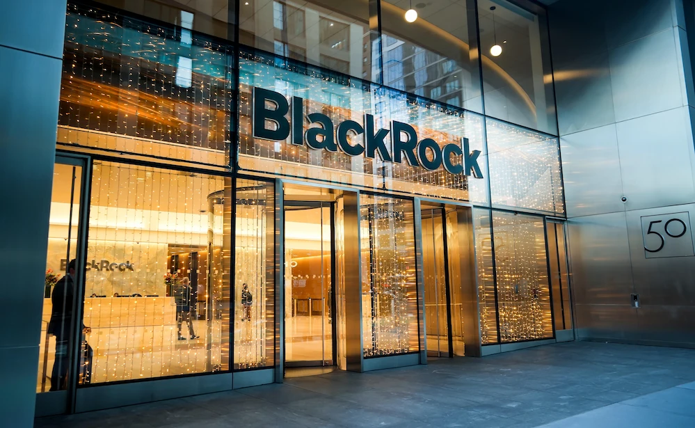 BlackRock accelerates Bitcoin sell-off amid bearish fears