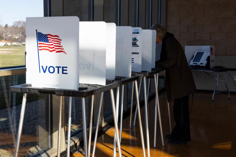 La crypto est au bas des priorités des électeurs américains à l'approche de mi-mandat, selon une enquête CoinDesk