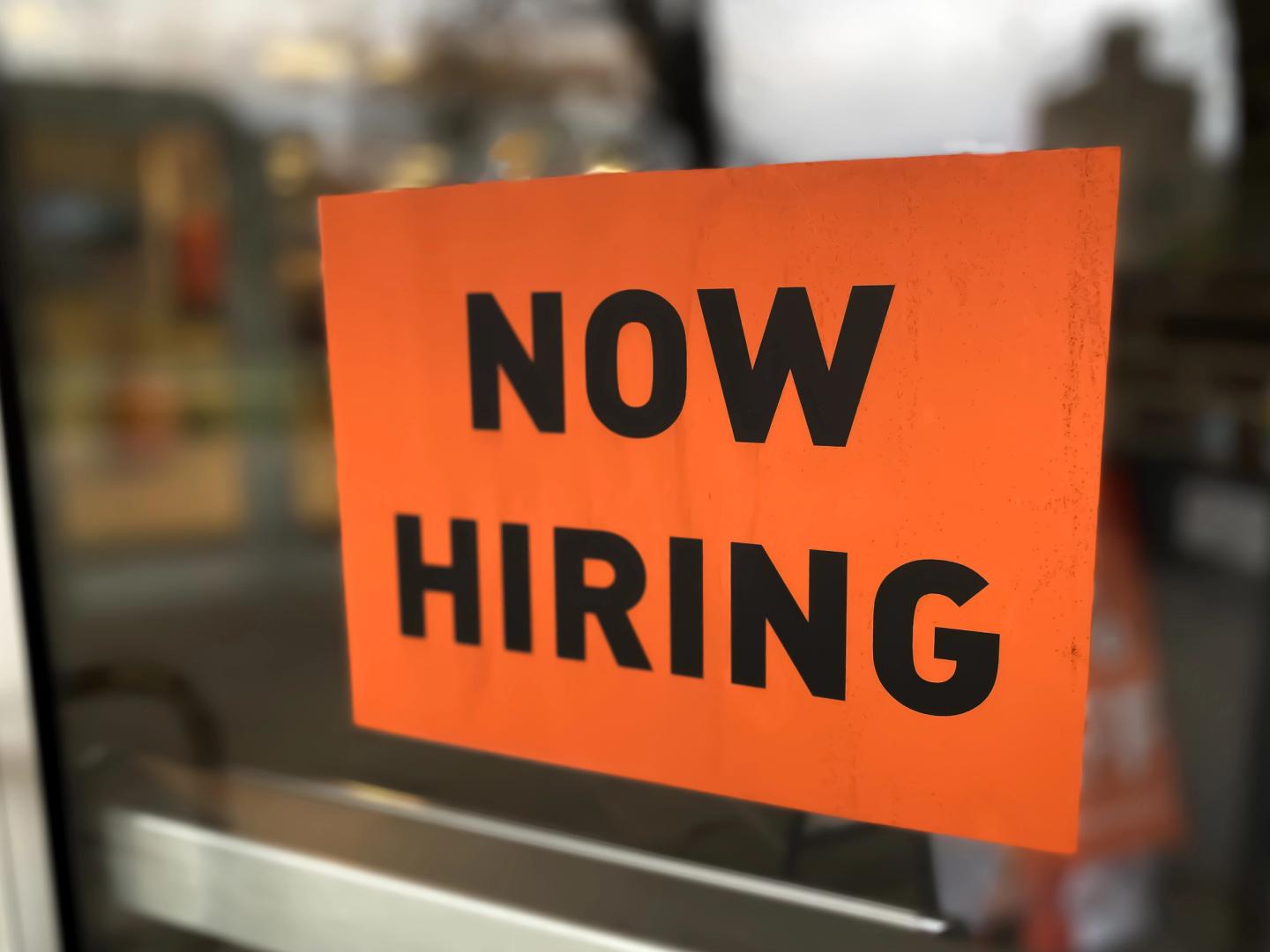 Les Etats Unis ont cree 115 000 emplois en avril soit