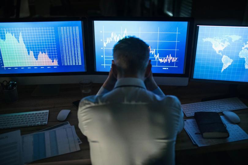 Les contrats intelligents et les pièces DeFi entraînent des pertes alors que le prix du BTC fléchit pour la 4e journée consécutive