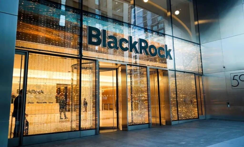 BlackRock offloaded over $330 million of these cryptocurrencies in a week
