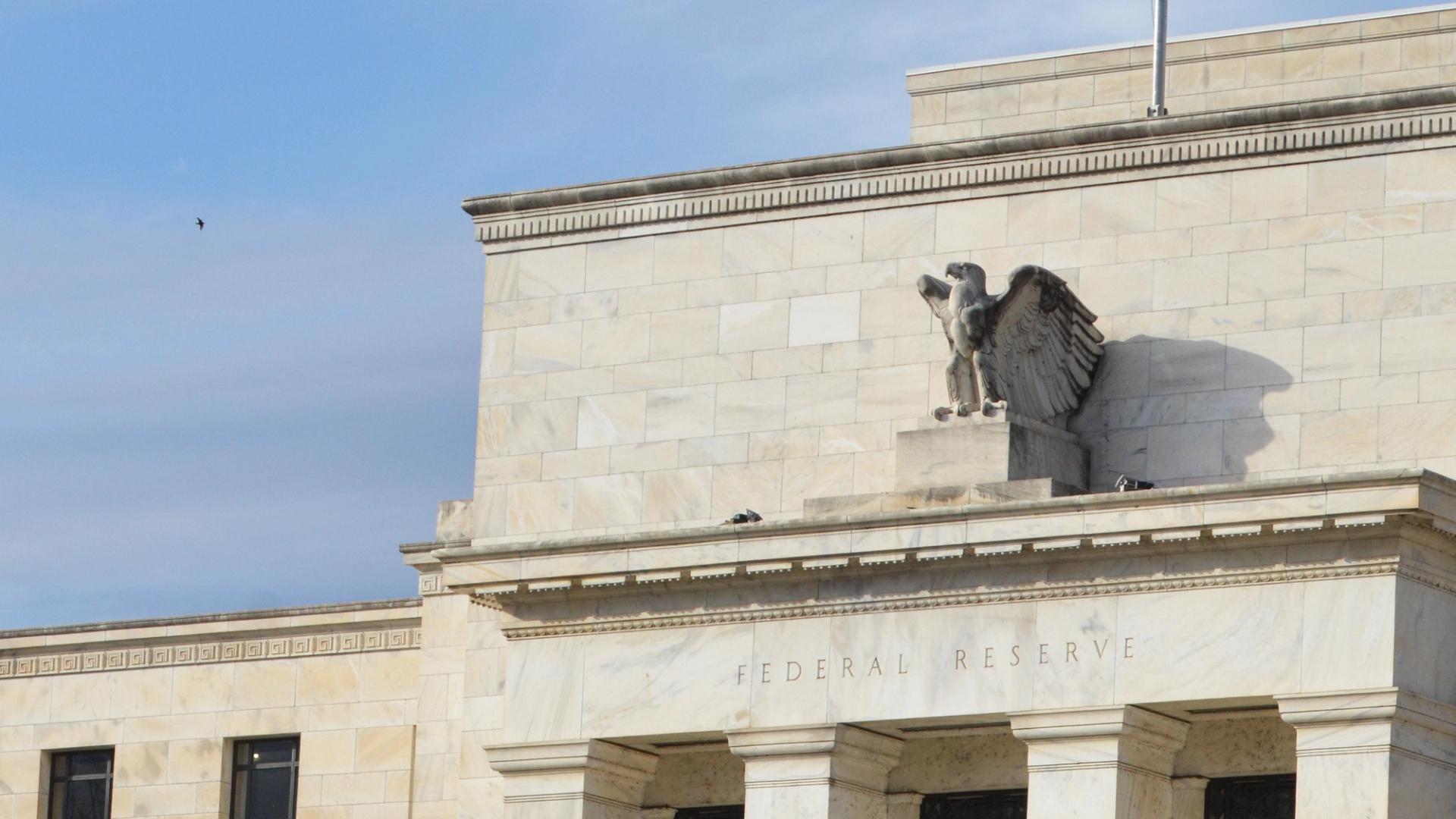 Les agences américaines recherchent des règles d'identification client stables similaires à celles des banques dans la nouvelle règle GENIUS Act Les agences americaines recherchent des regles didentification client stables similaires