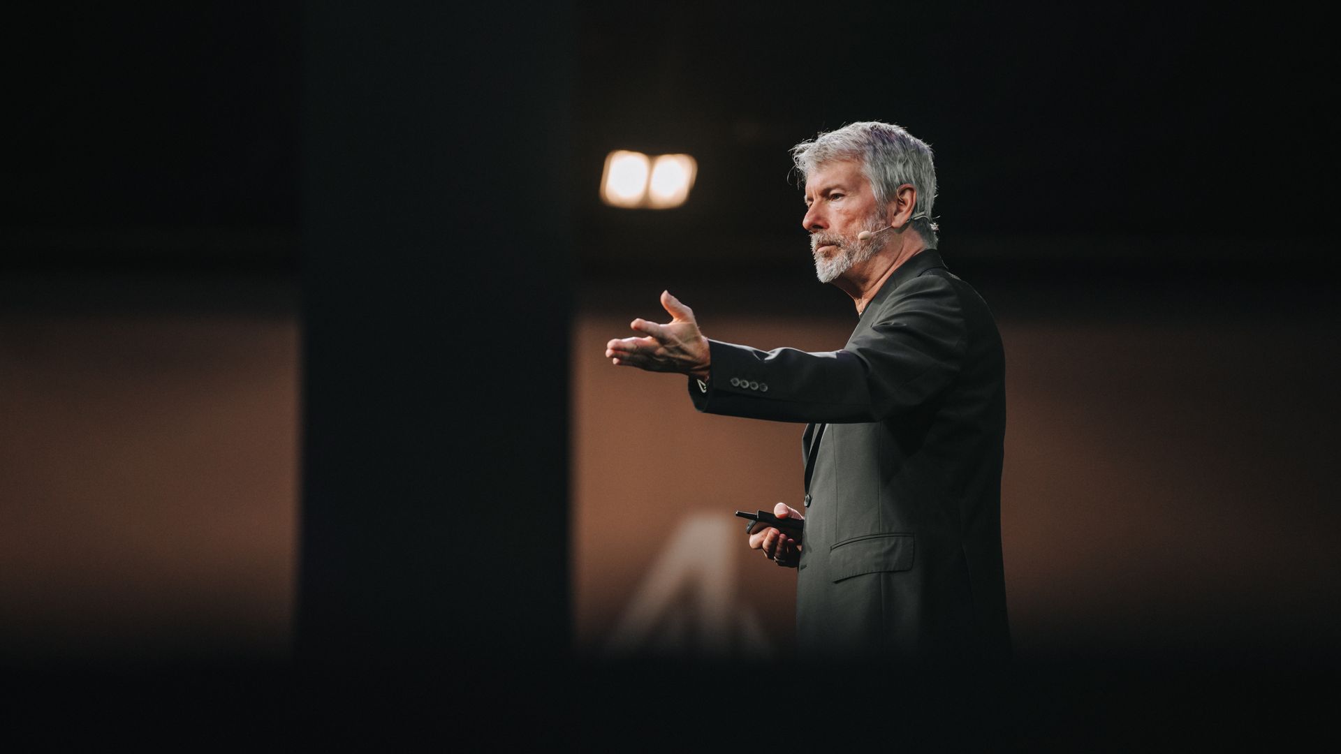 Michael Saylor relance la spéculation sur l'achat de Bitcoin alors que la surveillance s'intensifie Michael Saylor relance la speculation sur lachat de Bitcoin alors