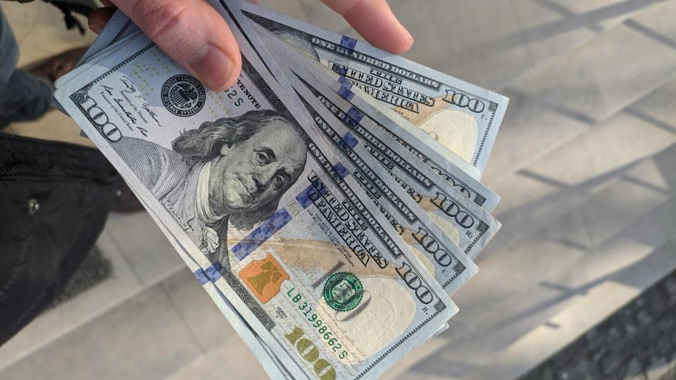 Voici à quoi ressemblent le Bitcoin et le S&P 500 une fois ajustés en fonction de l'imprimante monétaire