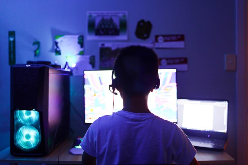 Le paradoxe de la vie privée lié à la protection des enfants en ligne