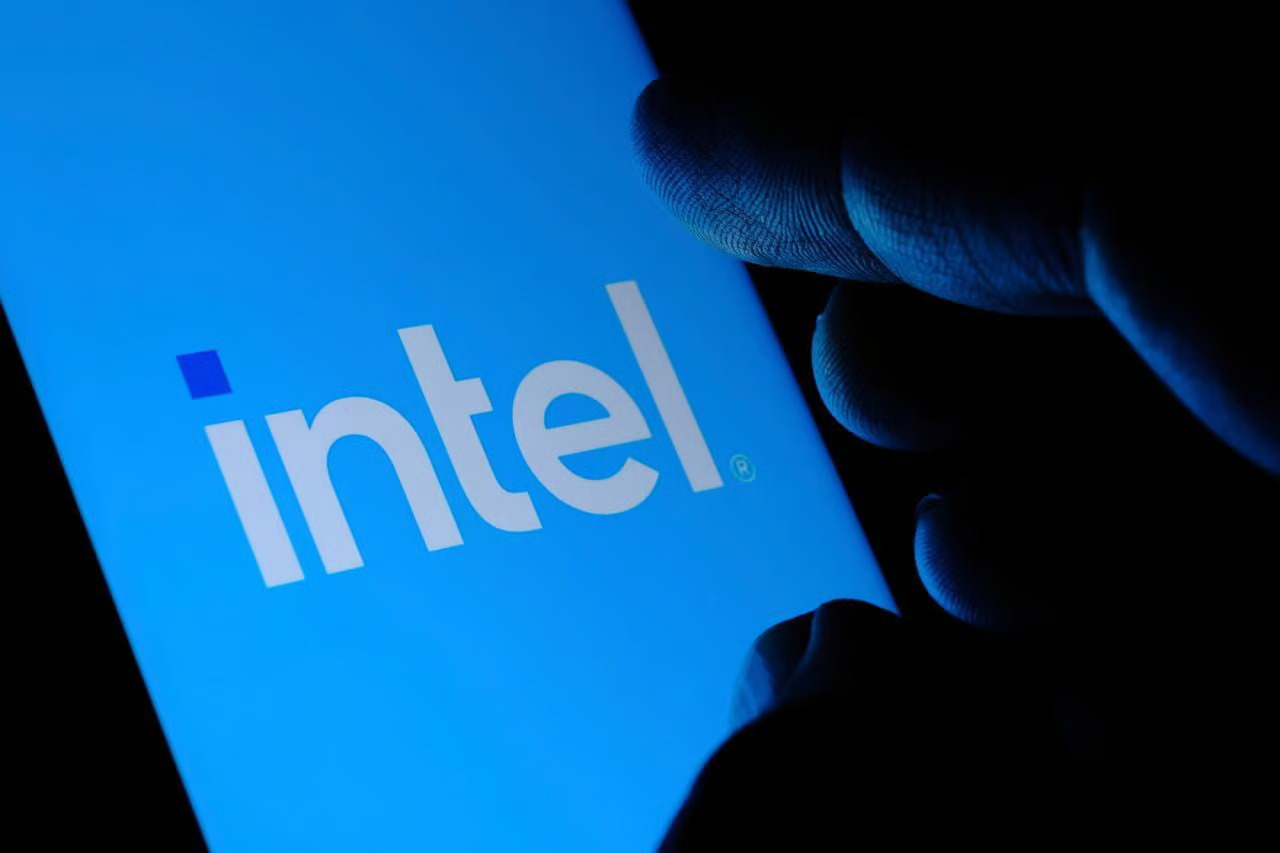 Analysts revise Intel stock price target